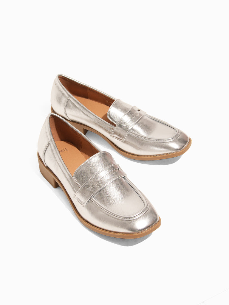 CORA Flat Loafers